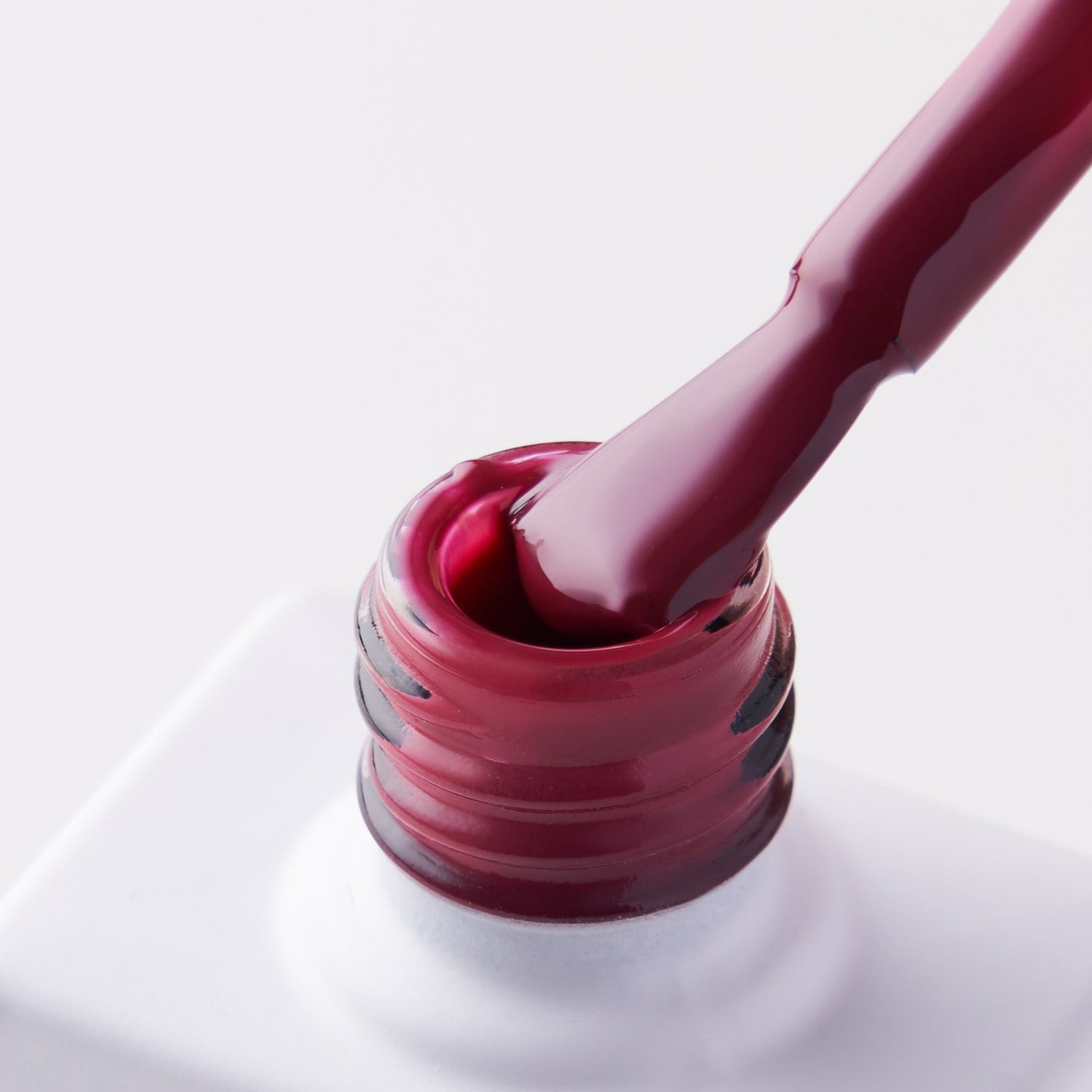 Inveray Luxury Gel Polish, 233 Aurora Crimson