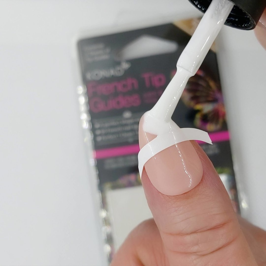 Konad French Tip Guide, Curved