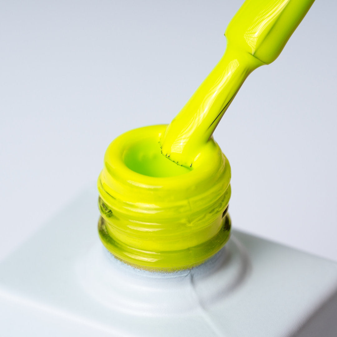 Inveray Luxury Gel Polish, 135 Electric Yellow