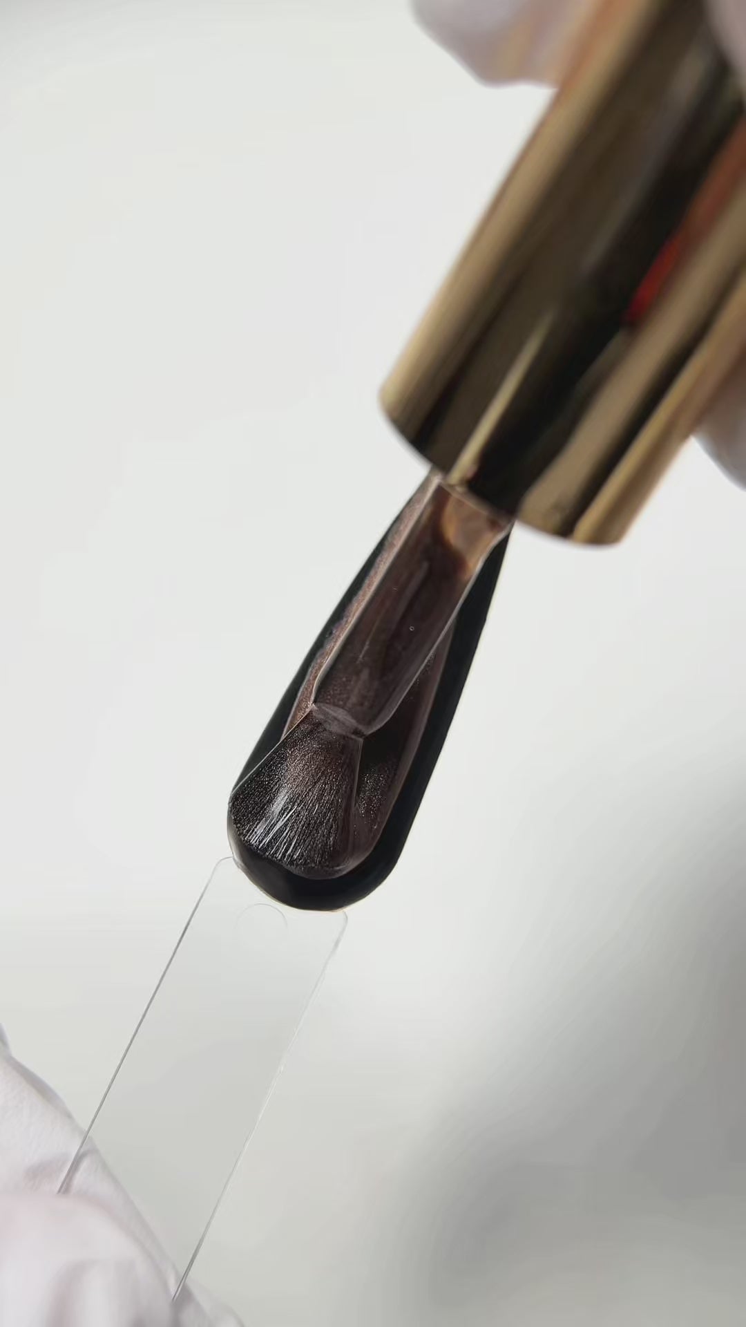 Inveray Luxury Magneettigeelilakka, 324 Smoked Truffle