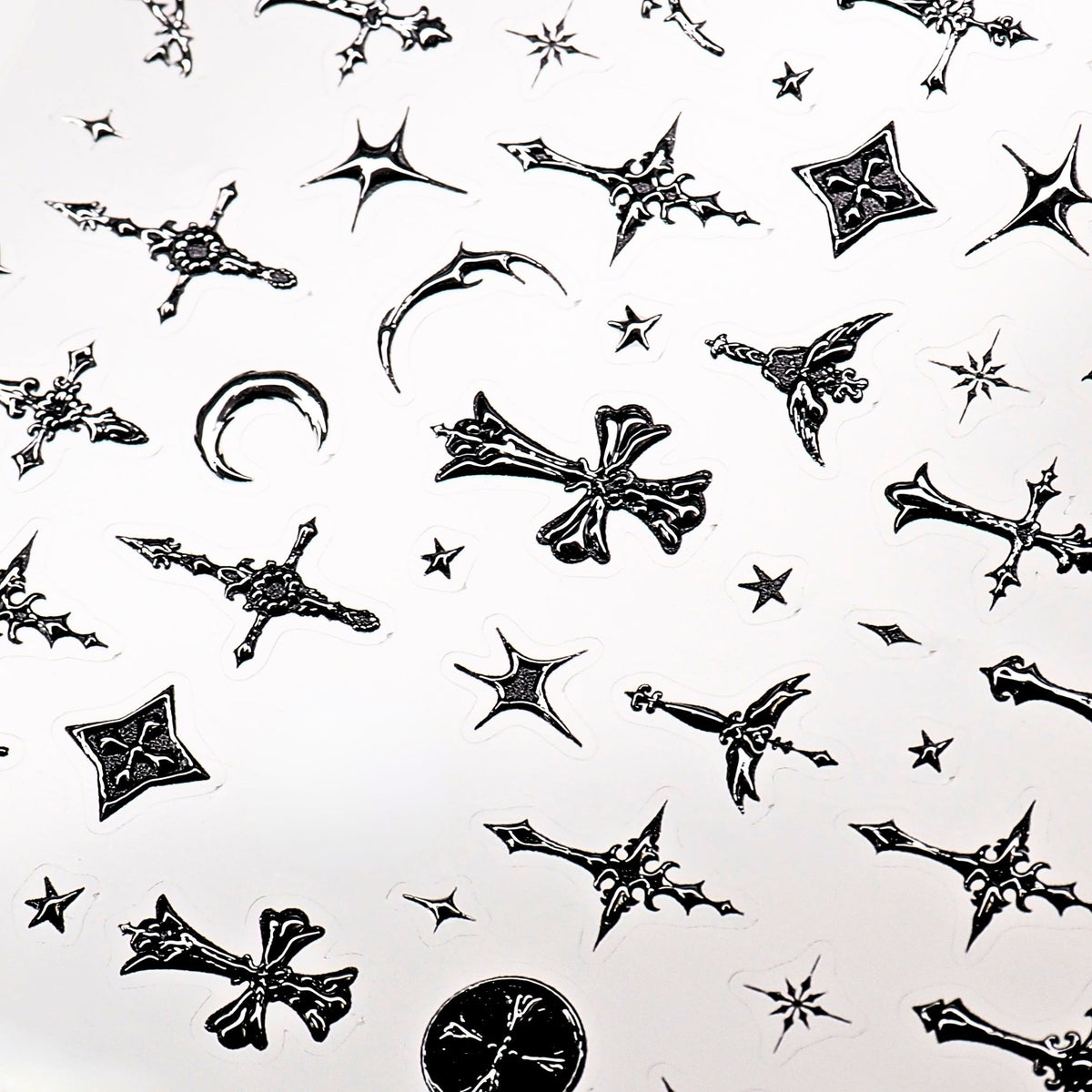 TOMONI Kynsitarrat, Silver Gothic