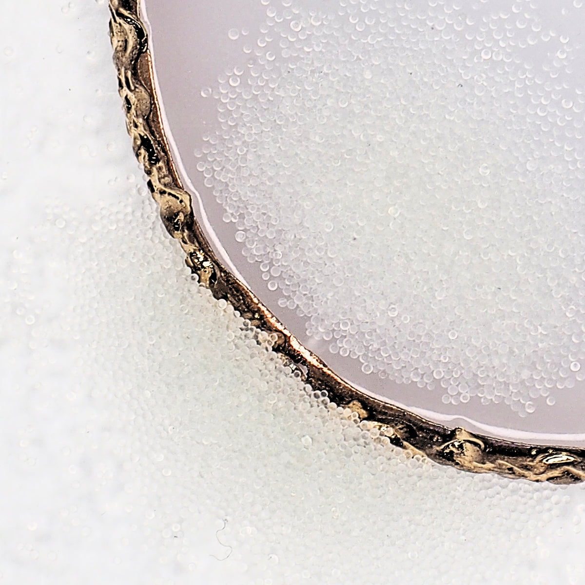 Kynsikoriste, Microbeads Valkoiset