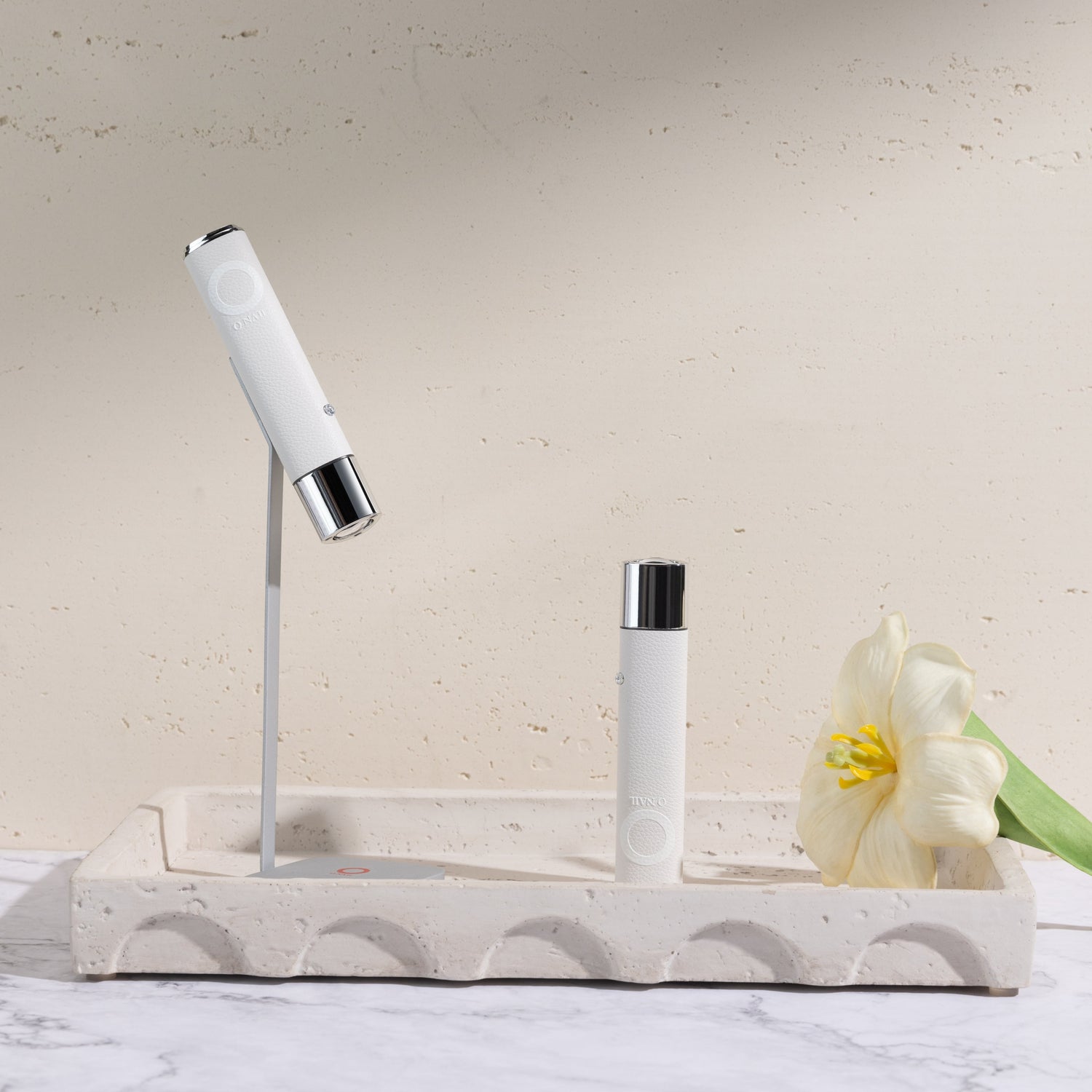 O Nail Minilamppu, Valkoinen